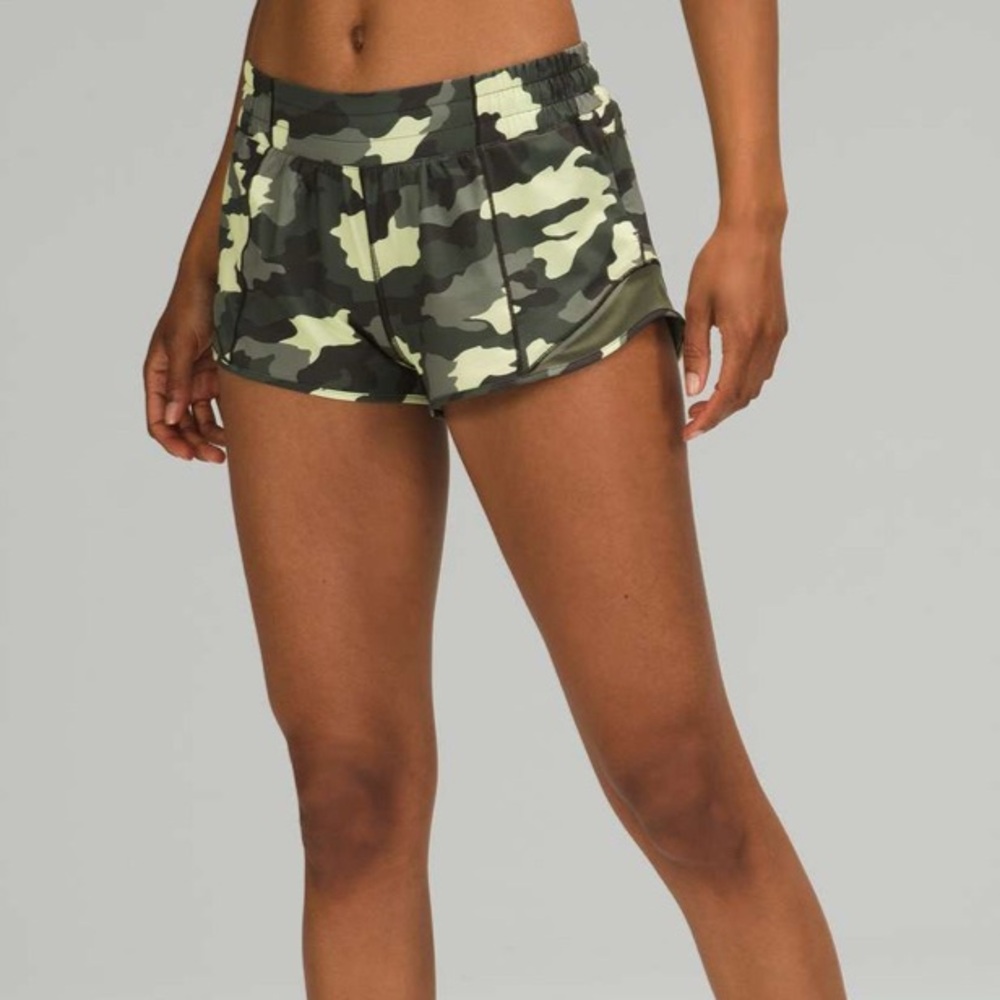 Lululemon 14 Hotty Hot Low Rise Short 2.5” Heritage 365 Camo Crispin Green Multi